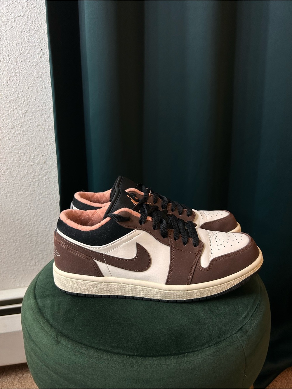 Jordan 1 Low Mocha